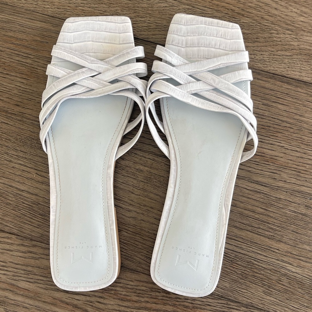 Marc Fisher LTD baby blue strappy flat sandals size 9